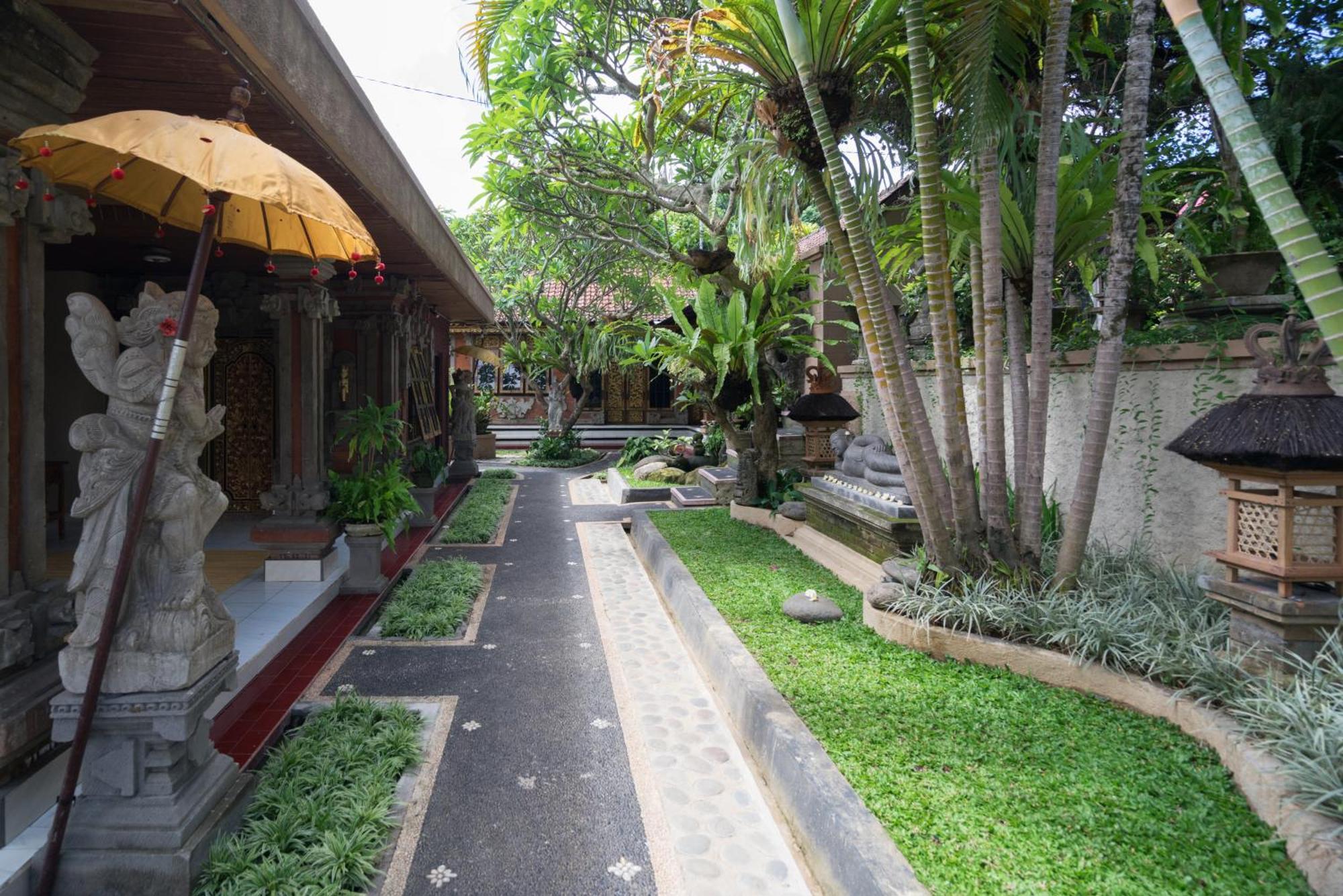 Nuaja Balinese Guest House Убуд Экстерьер фото